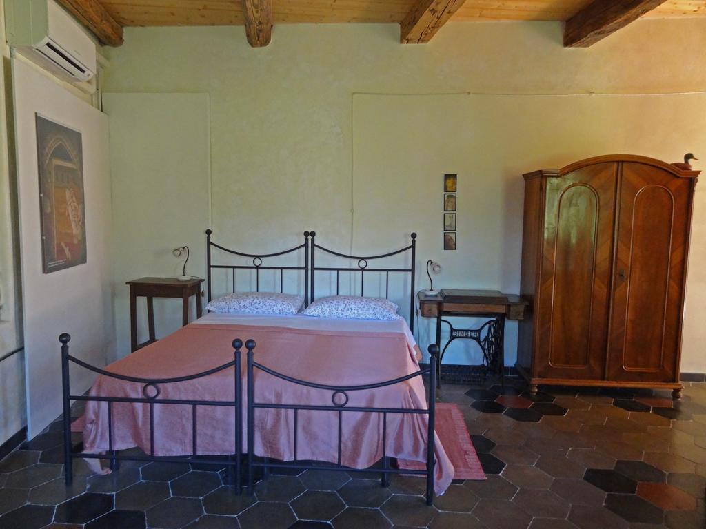 Locanda Dell'Istrice Камерино Стая снимка