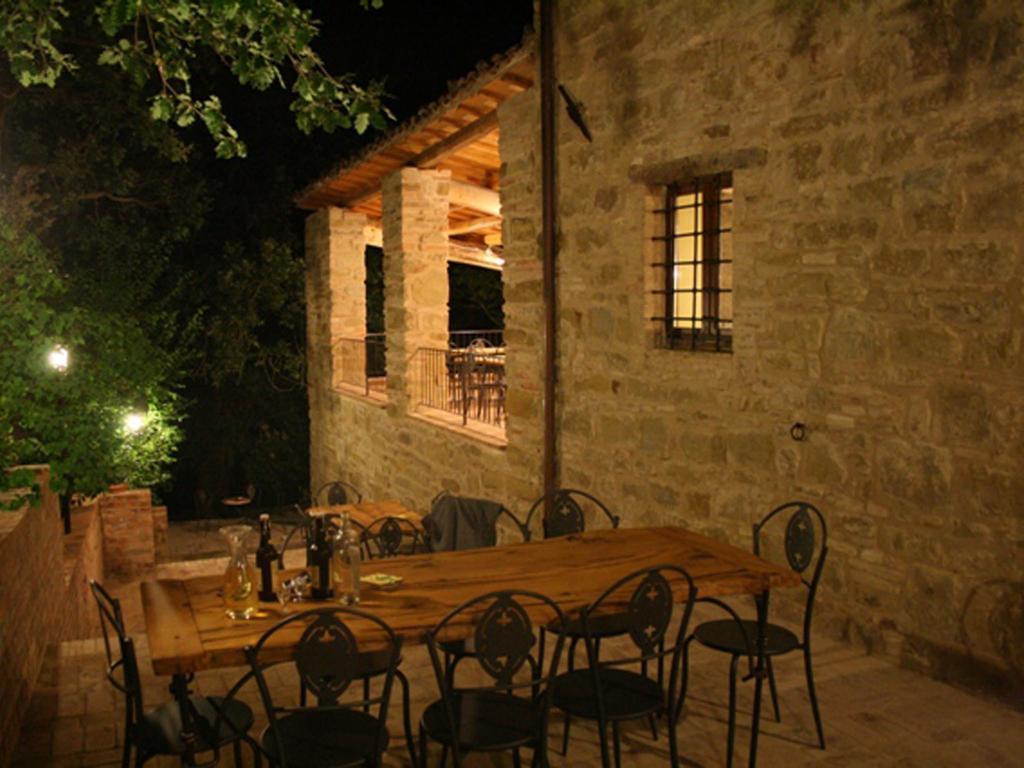 Locanda Dell'Istrice Камерино Екстериор снимка